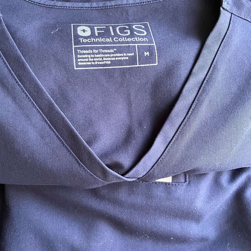 NAVY FIGS scrubs!